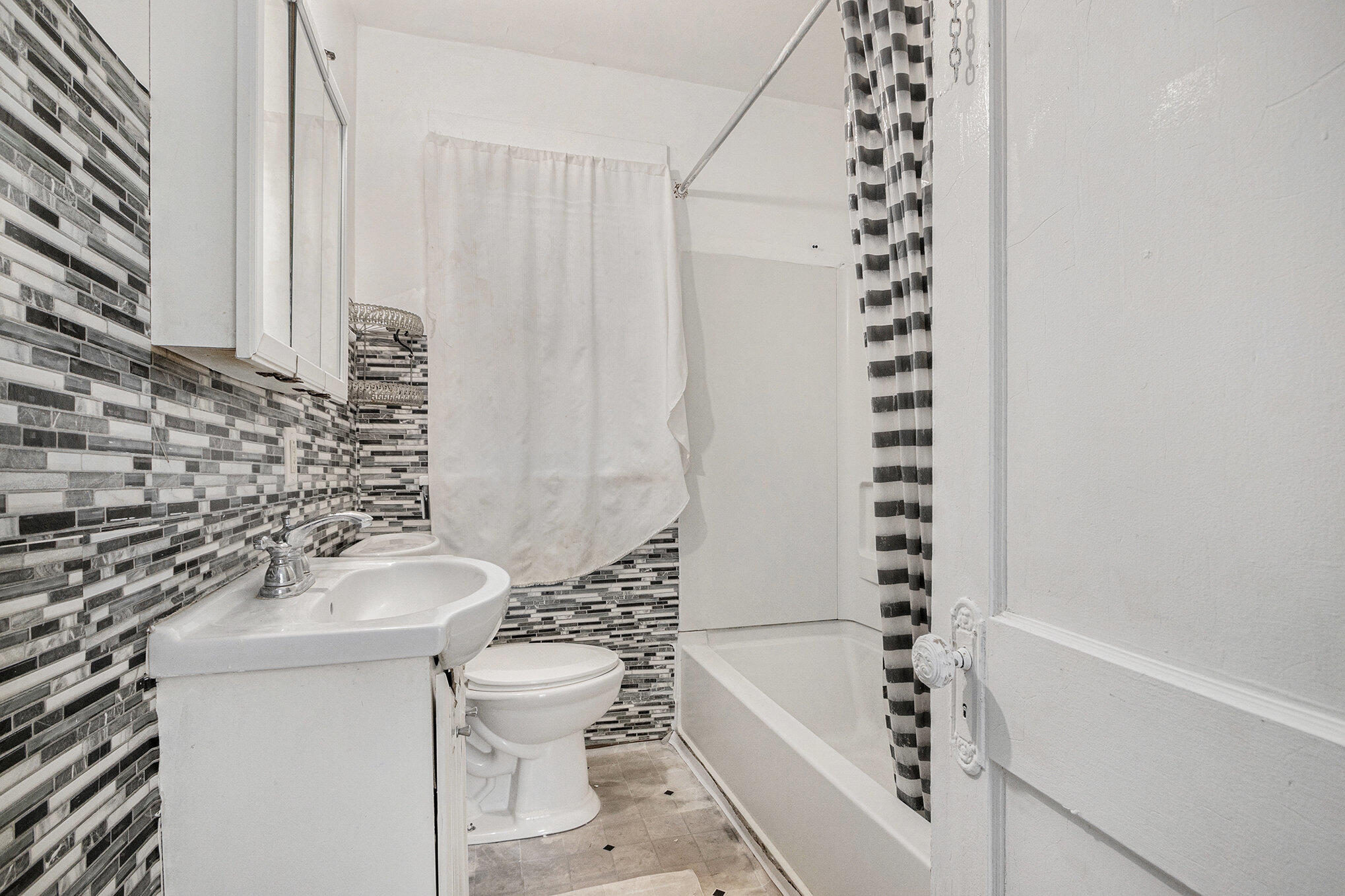 446 24th Street North Springfield, MI 49037 - Photo 12 of 18 012_file_640