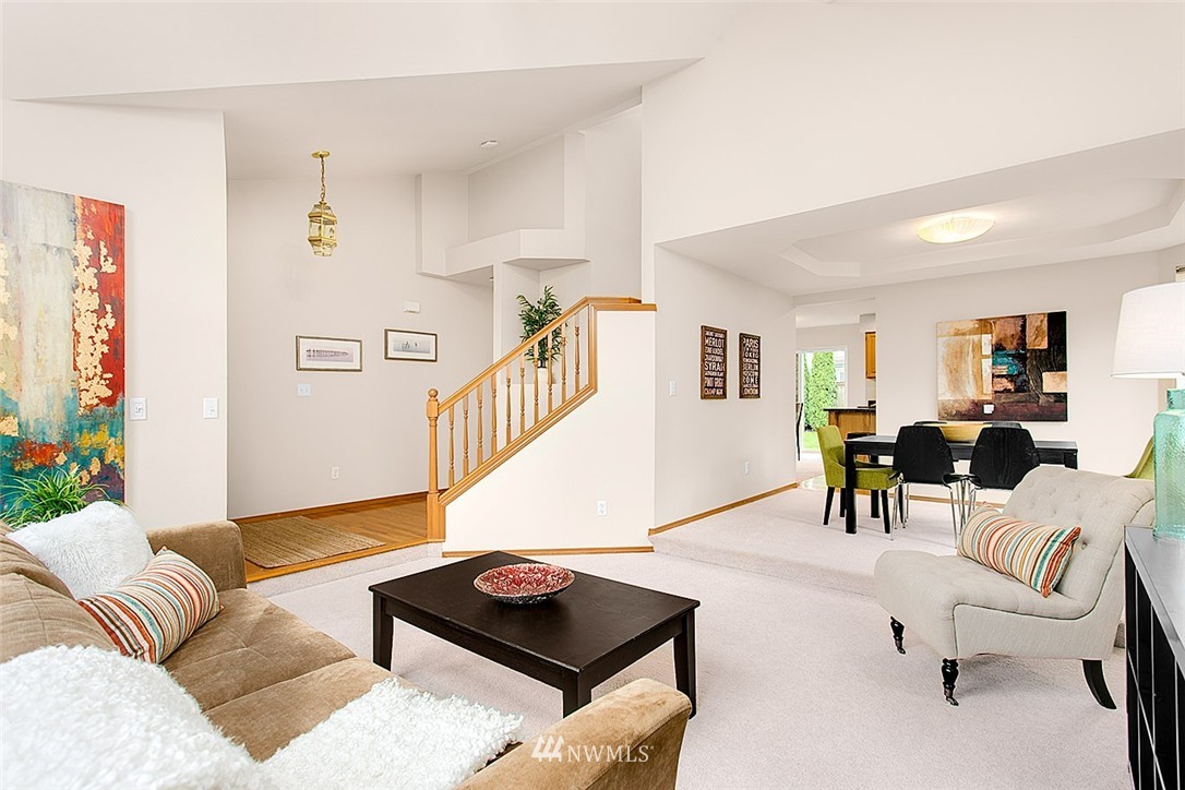 4315 Northeast 6th Place Renton, WA 98059 - Photo 4 of 25