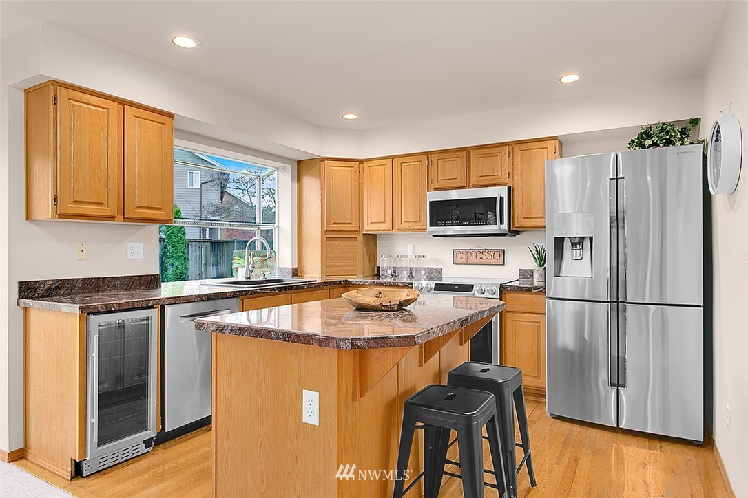 4315 Northeast 6th Place Renton, WA 98059 - Photo 8 of 25