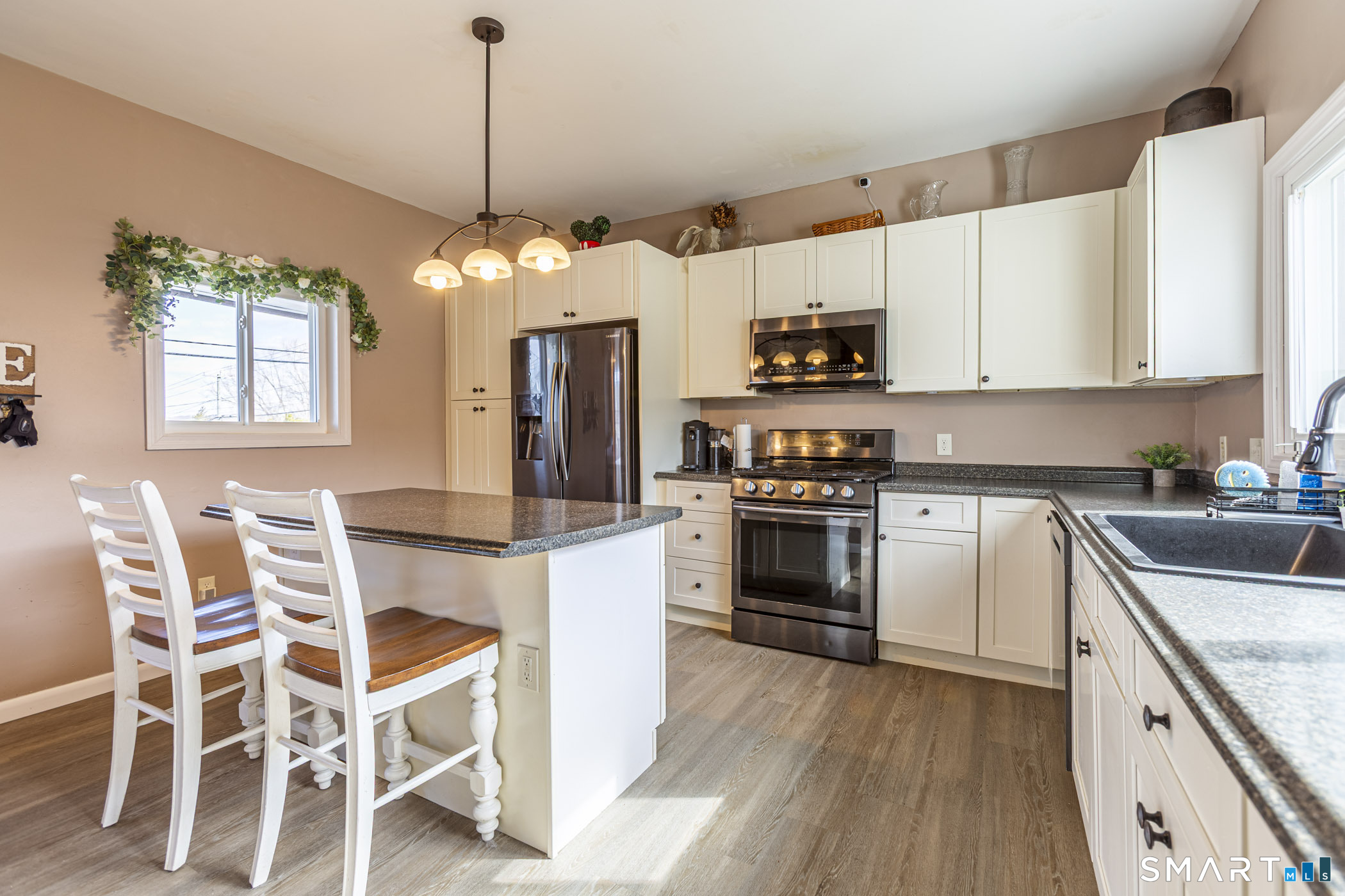 174 Hull Street Bristol, CT 06010 - Photo 11 of 23