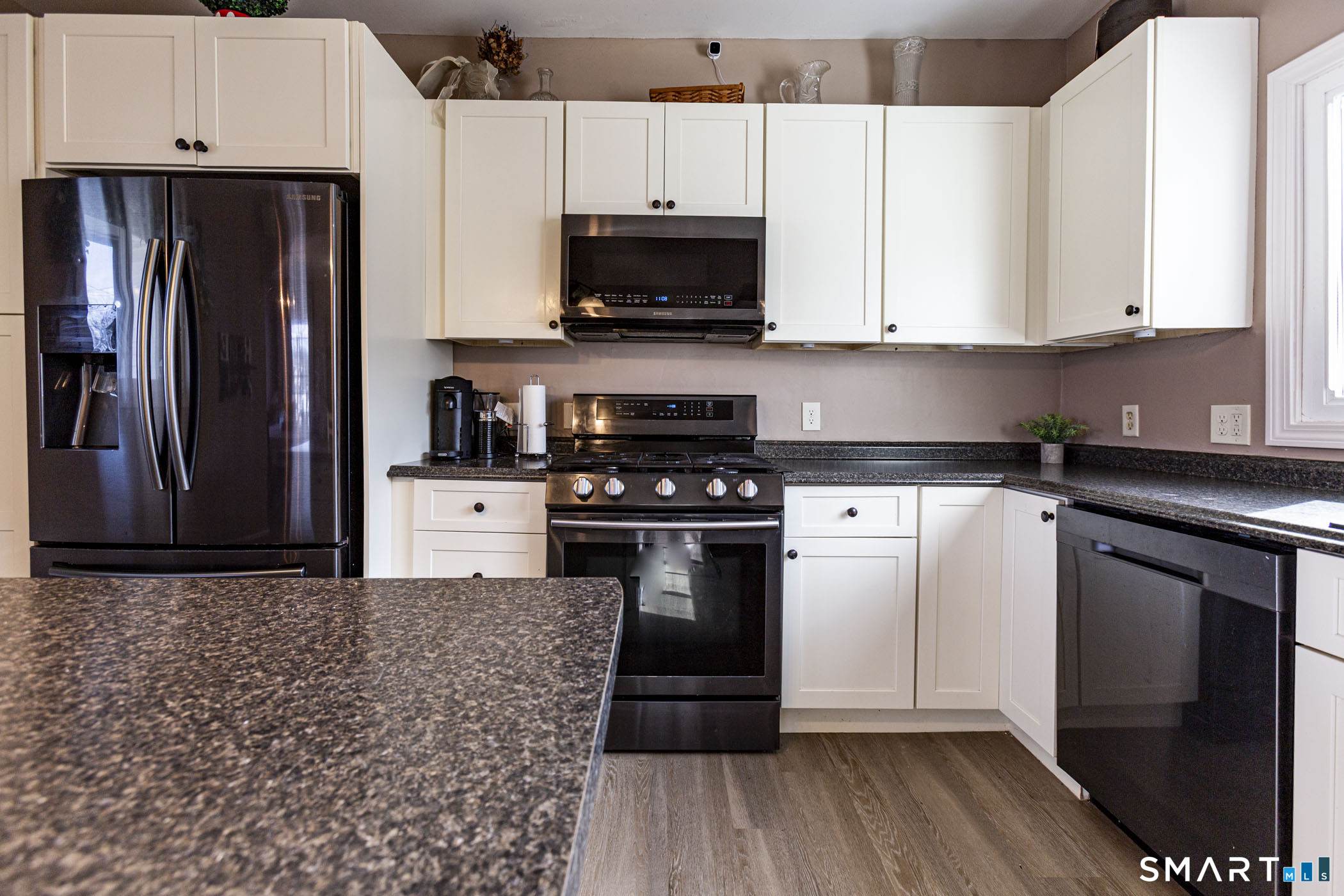 174 Hull Street Bristol, CT 06010 - Photo 3 of 23