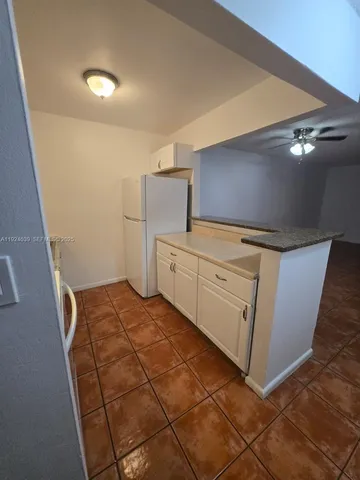 $1,700 | 6094 Forest Hill Boulevard, Unit 201, West Palm Beach, FL 33415