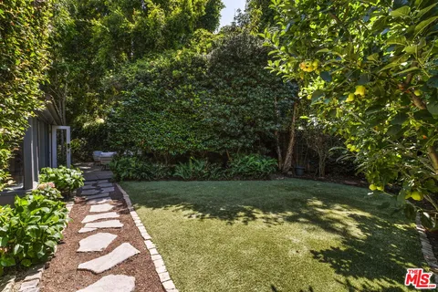$2,395,000 | 6424 Ivarene Avenue, Los Angeles, CA 90068