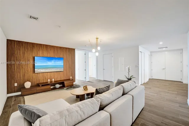 $19,900 | 900 North Ocean Boulevard, Unit 1904, Pompano Beach, FL 33062