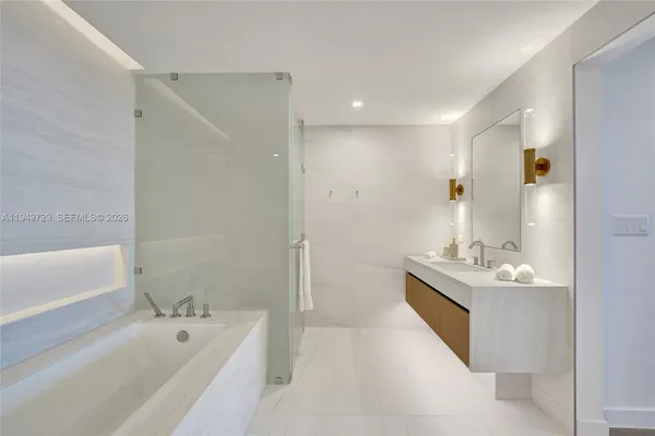 $17,900 | 900 North Ocean Boulevard, Unit 1904, Pompano Beach, FL 33062