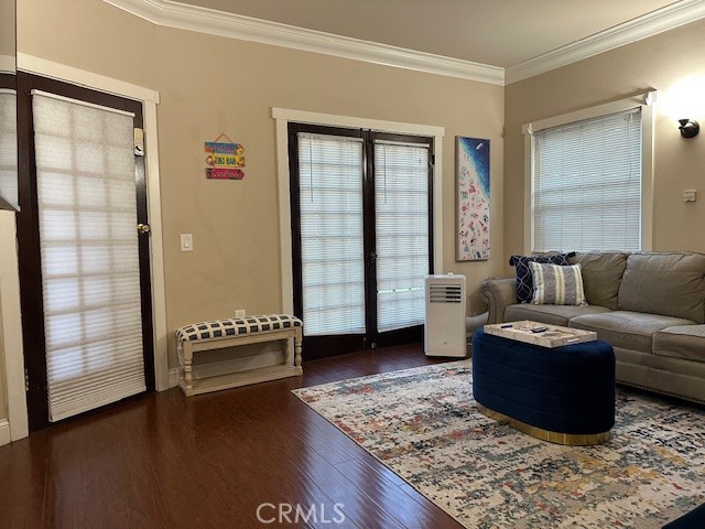 1025 Locust Avenue Long Beach, CA 90813 - Photo 13 of 64 a living room with furniture and wooden floor
