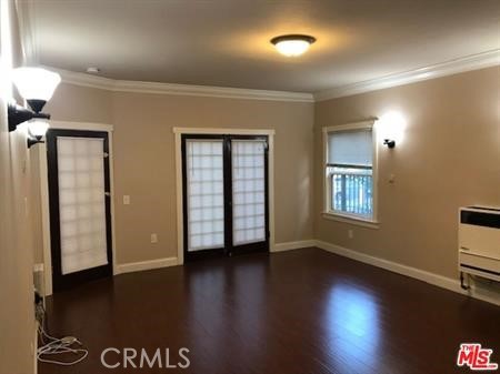 1025 Locust Avenue Long Beach, CA 90813 - Photo 24 of 64 a view of a livingroom with wooden floor