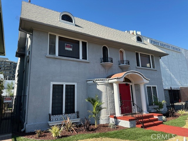 1025 Locust Avenue Long Beach, CA 90813 - Photo 3 of 64 a front view of house with yard