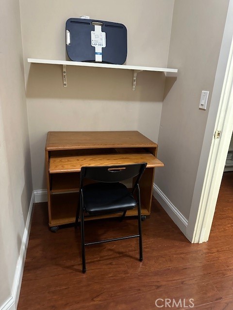 1025 Locust Avenue Long Beach, CA 90813 - Photo 49 of 64 a room with a table and wooden floor