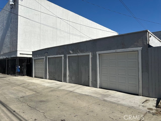 1025 Locust Avenue Long Beach, CA 90813 - Photo 63 of 64 a front view of a building