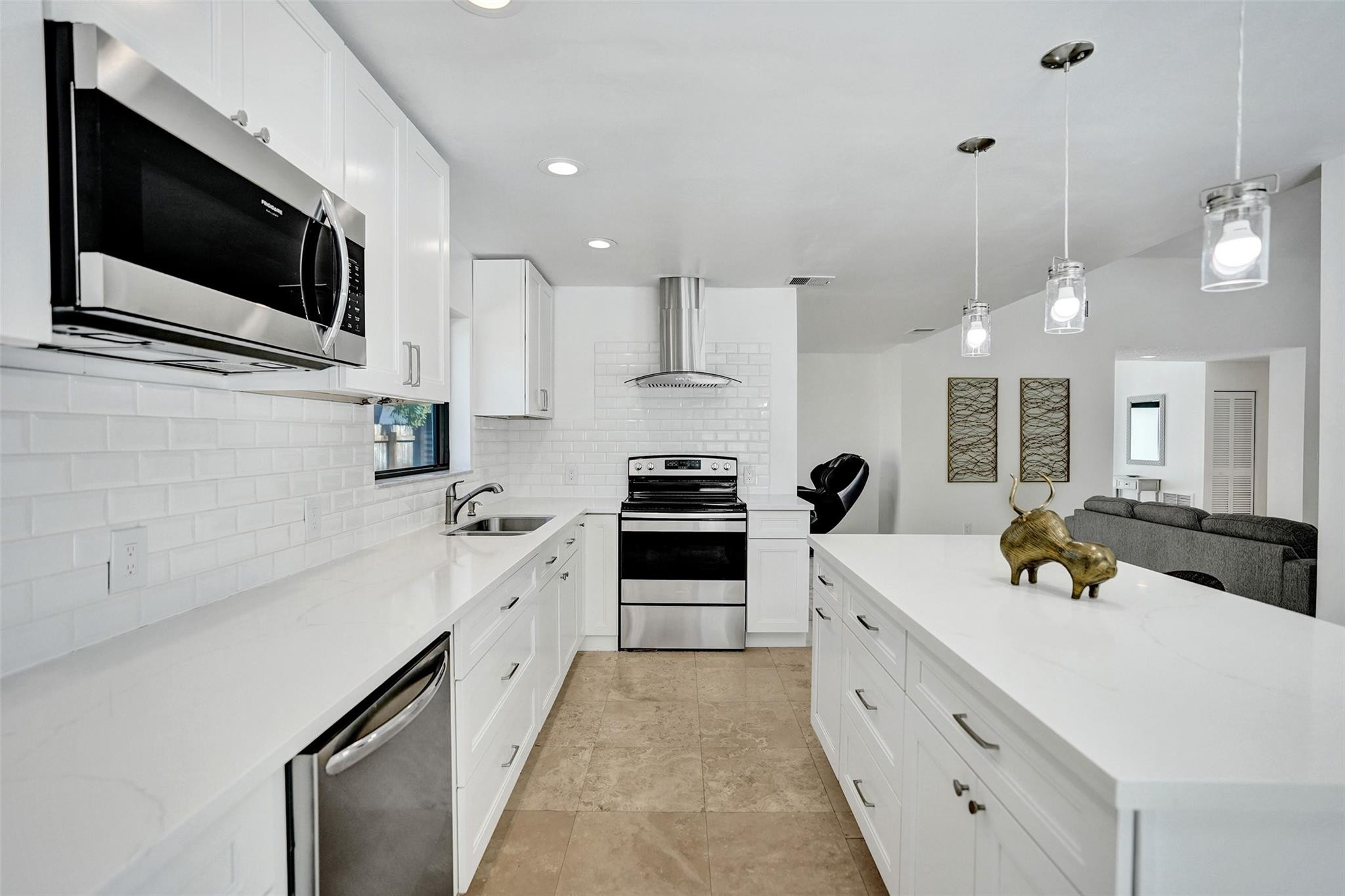 184 Oregon Lane Boca Raton, FL 33487 - Photo 11 of 58 Photo 11