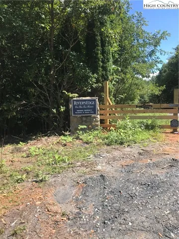 $339,900 | 1-2 Toe River Lane, Newland, NC 28657