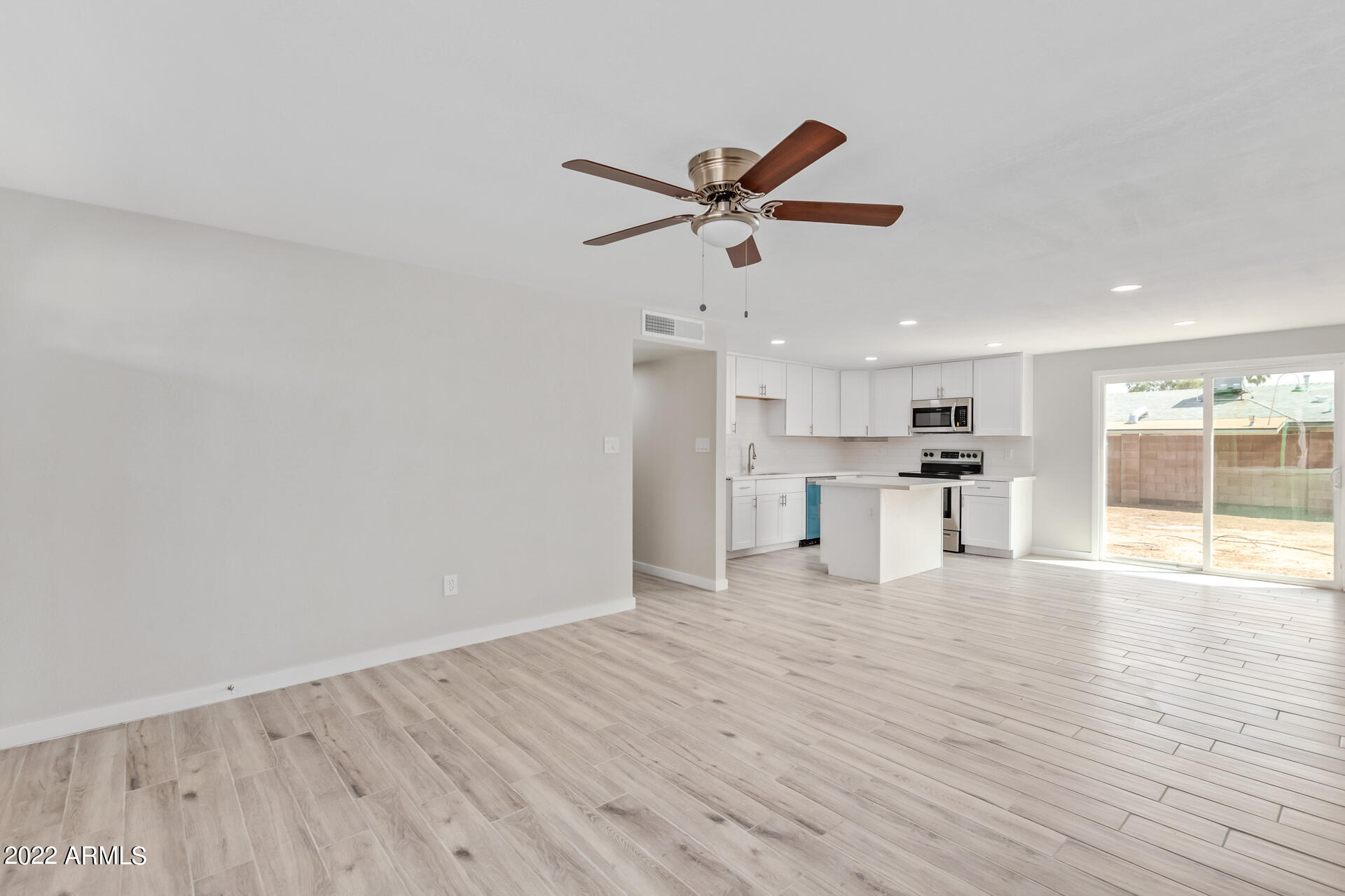 6201 West Berkeley Road Phoenix, AZ 85035 - Photo 8 of 25 0009-10 - Berkley