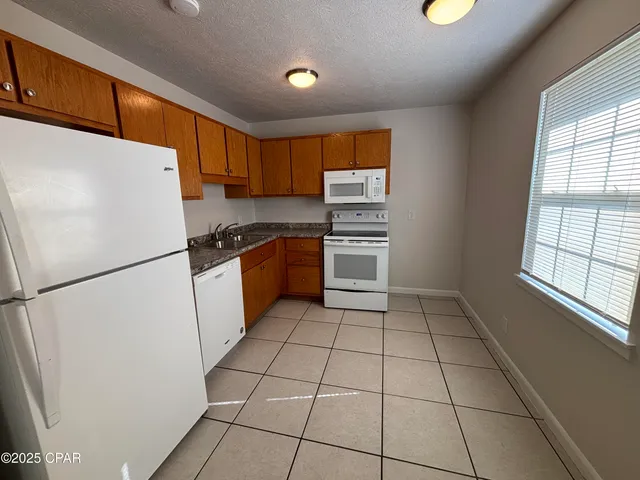 $1,050 | 1100 Frankford Avenue, Unit B, Panama City, FL 32401
