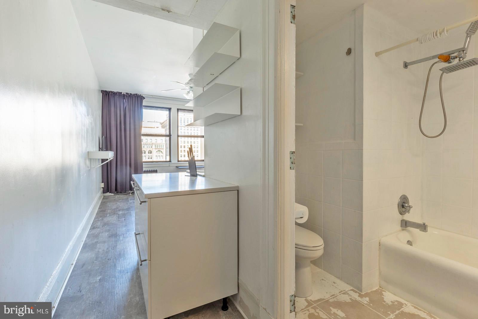 1324 Locust Street, Unit 911 Philadelphia, PA 19107 - Photo 8 of 34