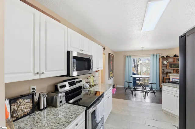 $339,900 | 217 Sandy Lane, Greenville, SC 29605