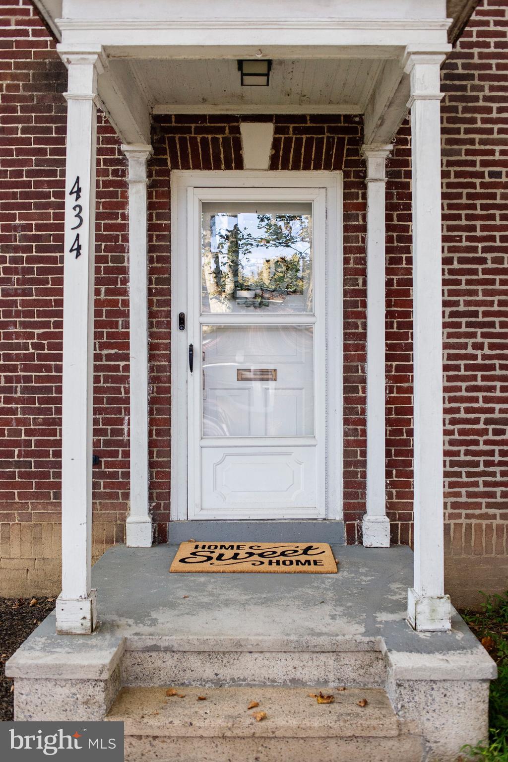 434 Sunset Road Reading, PA 19611 - Photo 2 of 51 Stately front entrance