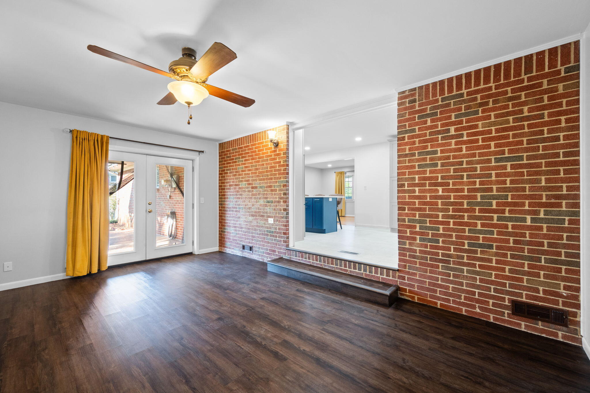 2510 Jenkins Road Chattanooga, TN 37421 - Photo 16 of 32 Family Room 2 DSC_7602