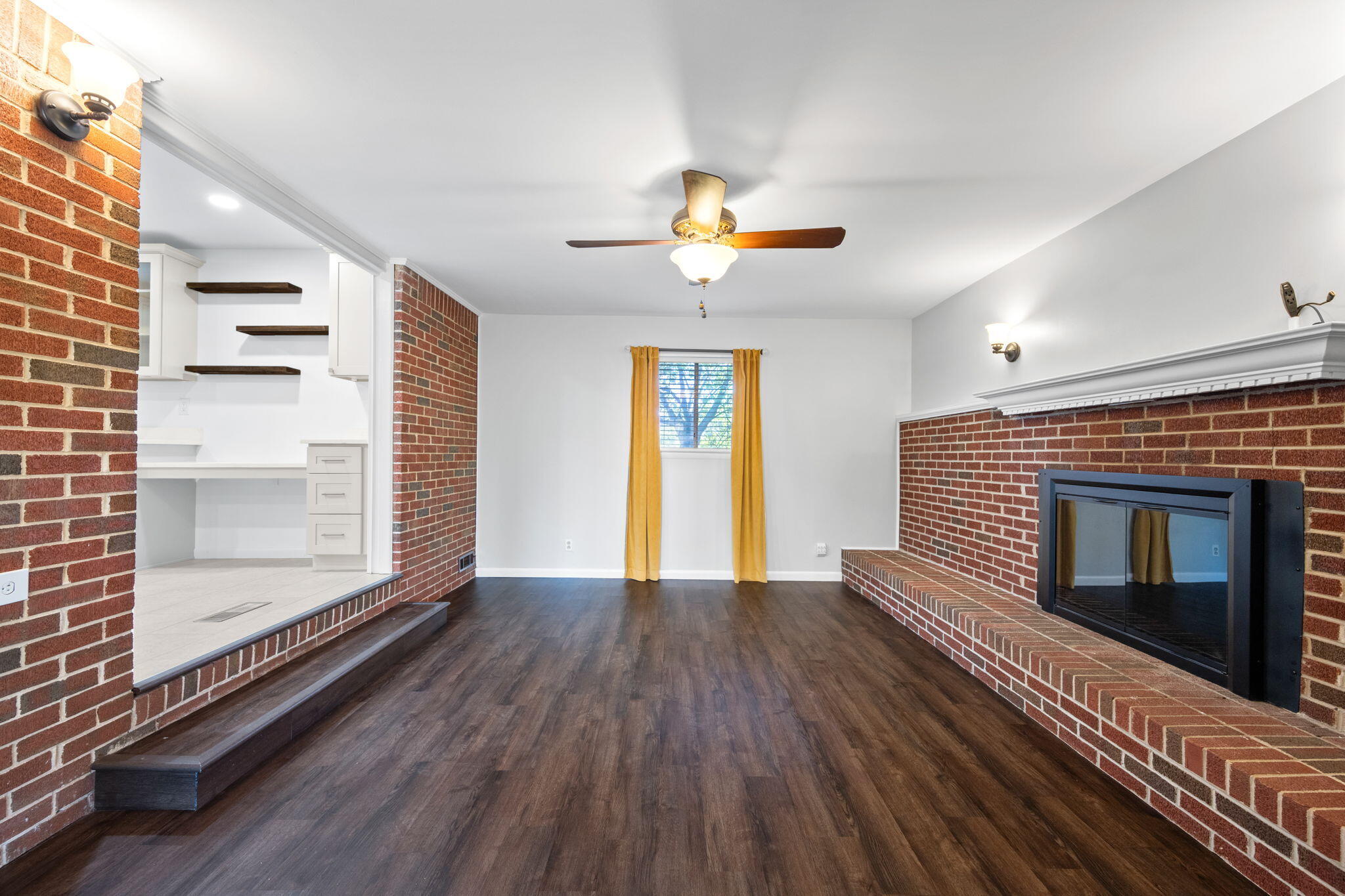 2510 Jenkins Road Chattanooga, TN 37421 - Photo 17 of 32 Family Room DSC_7593