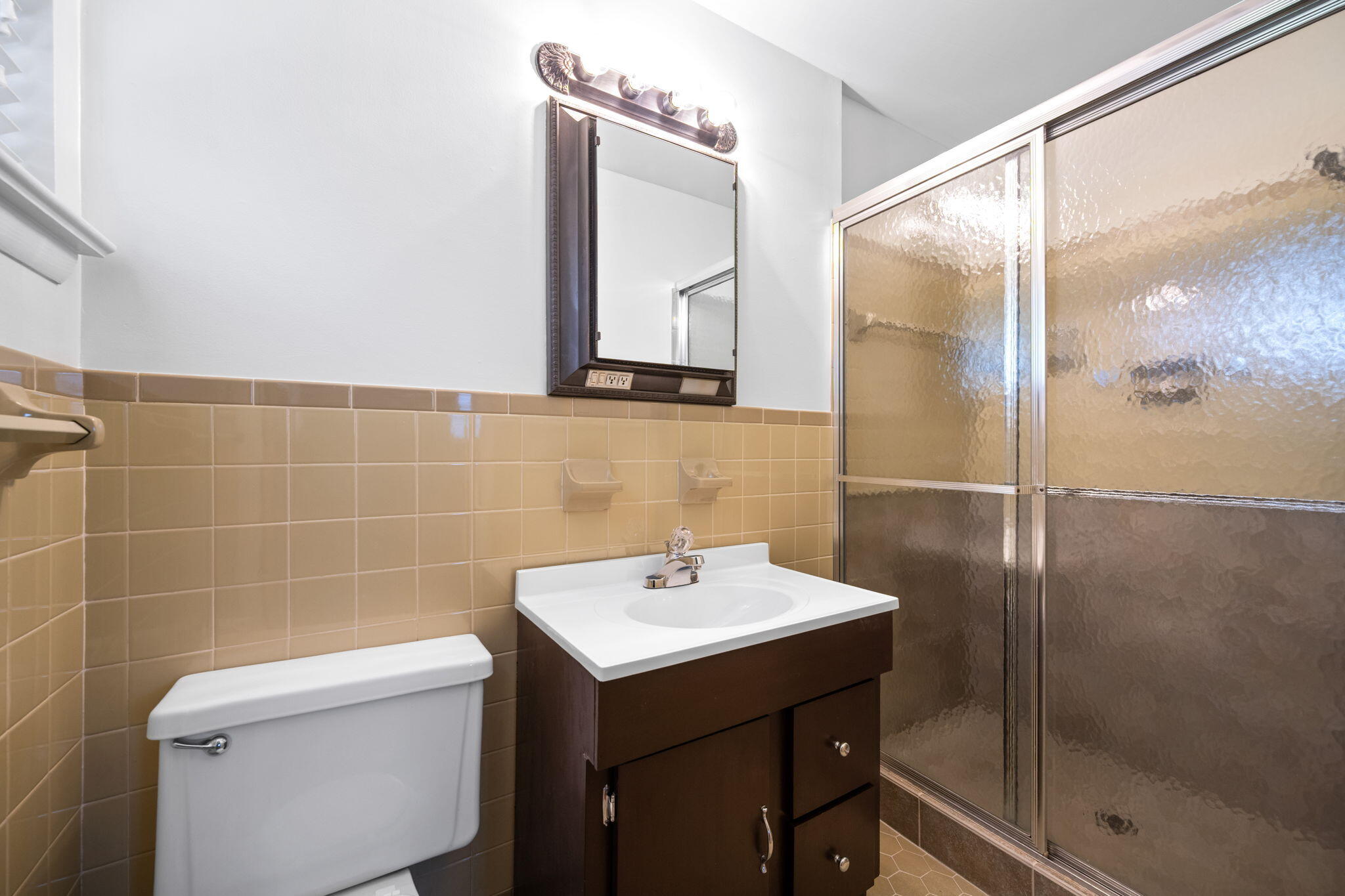 2510 Jenkins Road Chattanooga, TN 37421 - Photo 27 of 32 Primary Bath