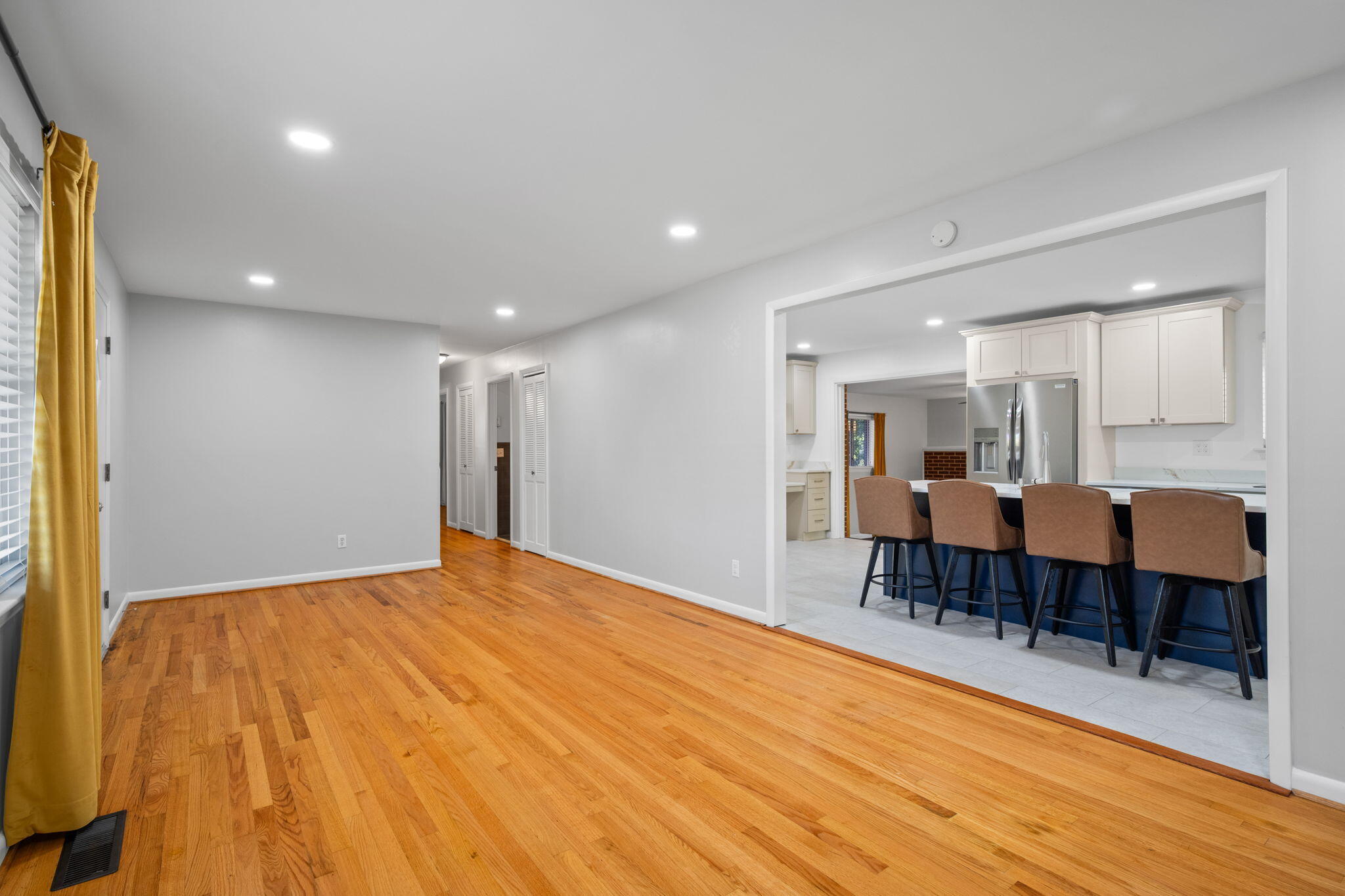 2510 Jenkins Road Chattanooga, TN 37421 - Photo 7 of 32 Living Room