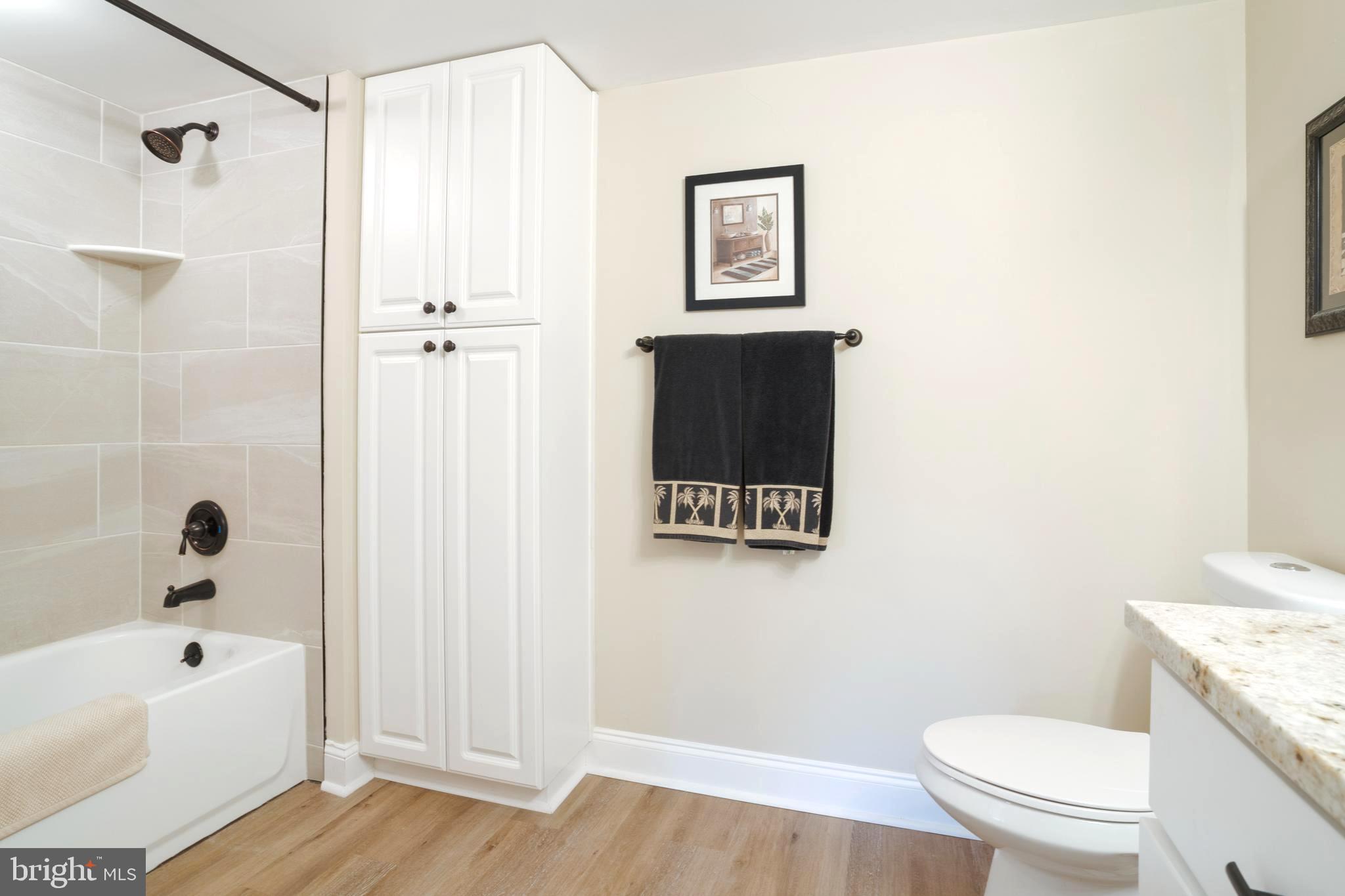 12310 Rosslare Ridge Road, Unit 506 Lutherville-Timonium, MD 21093 - Photo 18 of 28 Remodeled w/Tile tub/shower