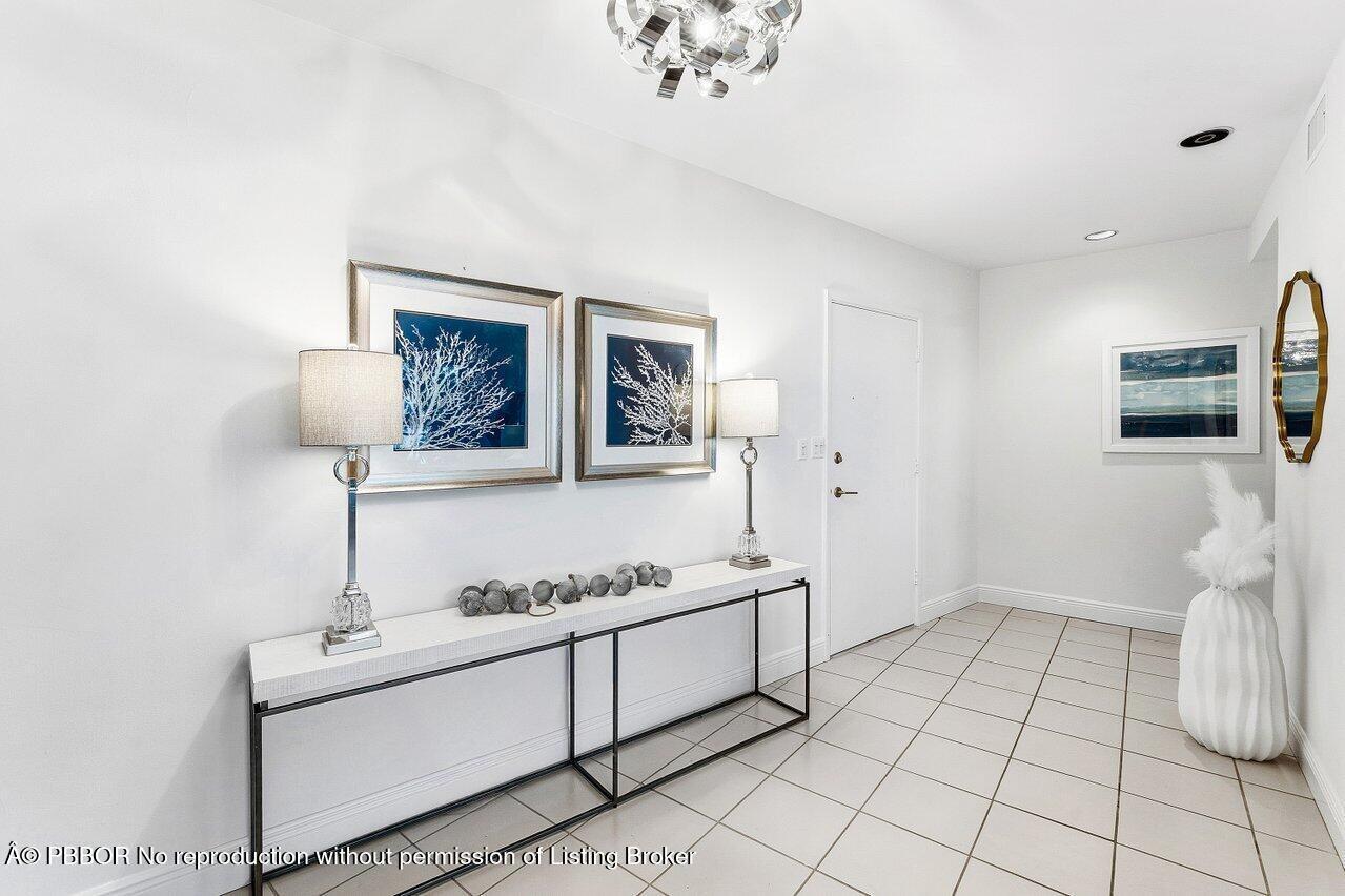 44 Cocoanut Row, Unit 120B Palm Beach, FL 33480 - Photo 4 of 42 004-44CocoanutRow-B120-PalmBeach-FL-3348