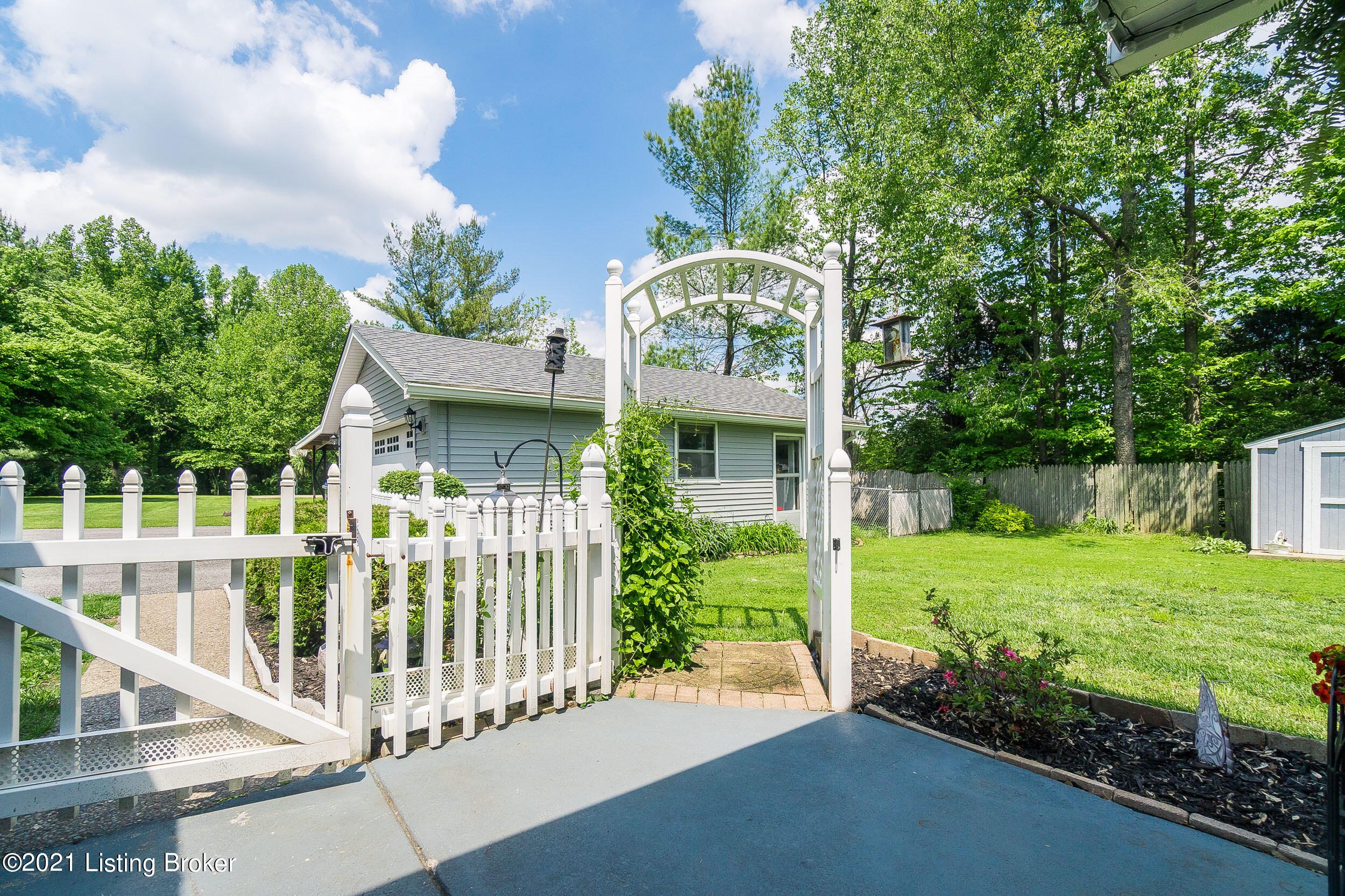 10701 Barricks Road Louisville, KY 40229 - Photo 49 of 70 10701 Barricks Dr-14
