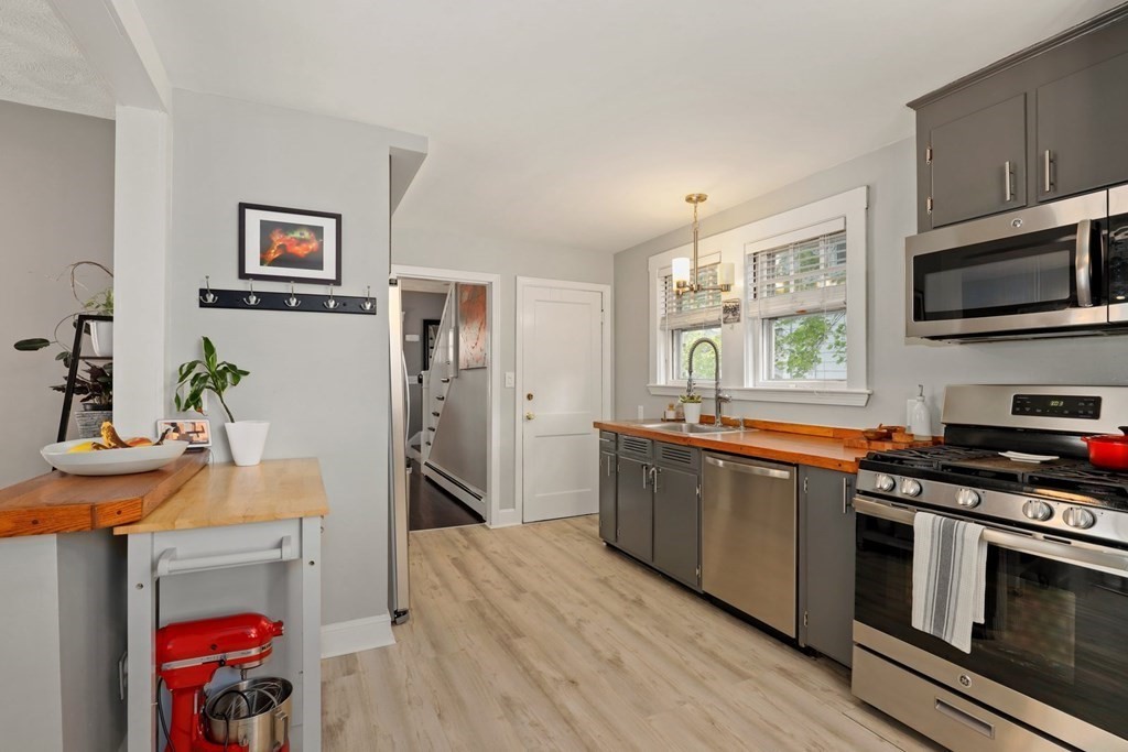 23 Katherine Road Stoneham, MA 02180 - Photo 16 of 40 Gallery Image 16