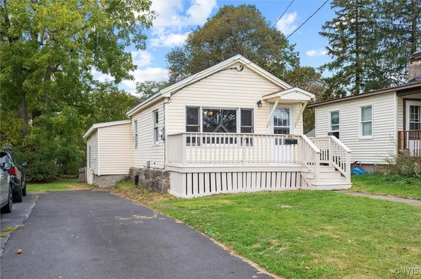 $84,900 | 92 Ontario Street, Oswego, NY 13126