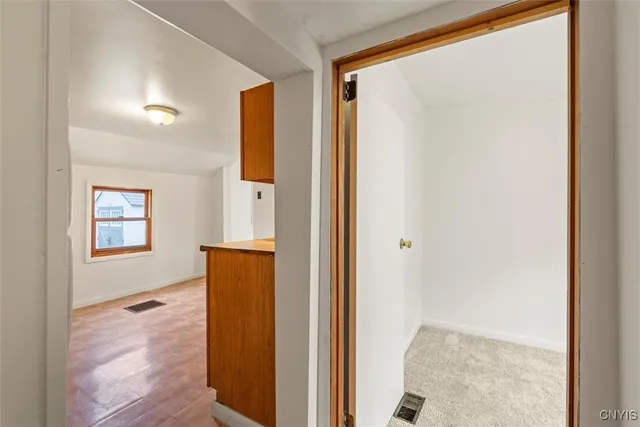 $89,900 | 92 Ontario Street, Oswego, NY 13126