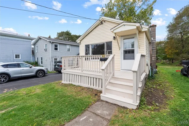 $89,900 | 92 Ontario Street, Oswego, NY 13126