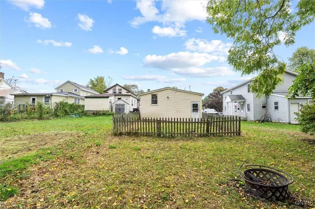 $89,900 | 92 Ontario Street, Oswego, NY 13126