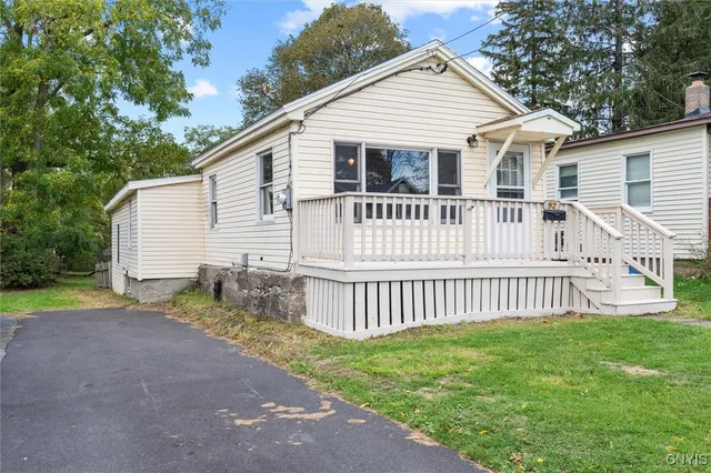 $89,900 | 92 Ontario Street, Oswego, NY 13126