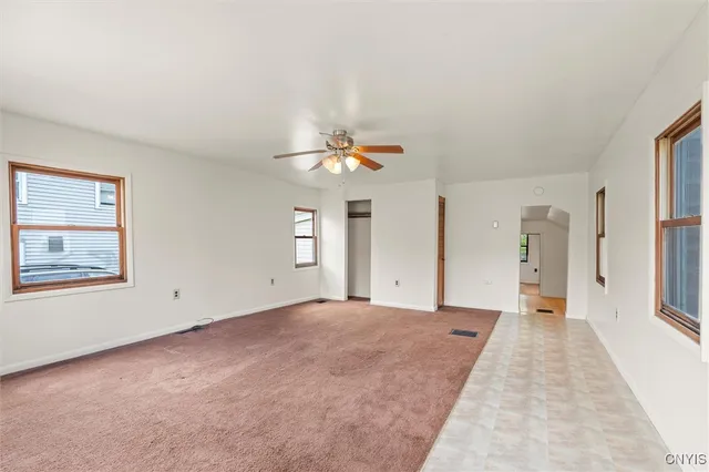 $89,900 | 92 Ontario Street, Oswego, NY 13126