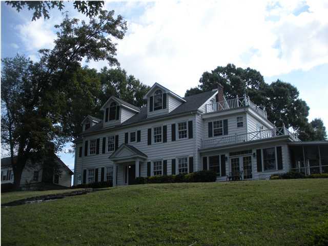 208 South Crest Road Chattanooga, TN 37404 - Photo 1 of 35 Primary Photo