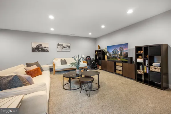 $11,000 | 323 South West Street, Falls Church, VA 22046