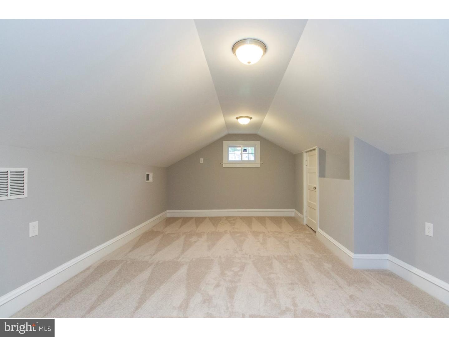 129 South Rolling Road Springfield, PA 19064 - Photo 22 of 25 a view of empty room
