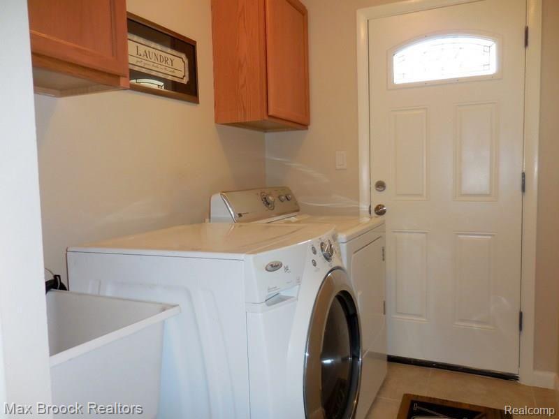 25838 Branchaster Road Farmington, MI 48336 - Photo 41 of 44 ENTRY LEVEL LAUNDRY ROOM FOR EASE OF LIVING