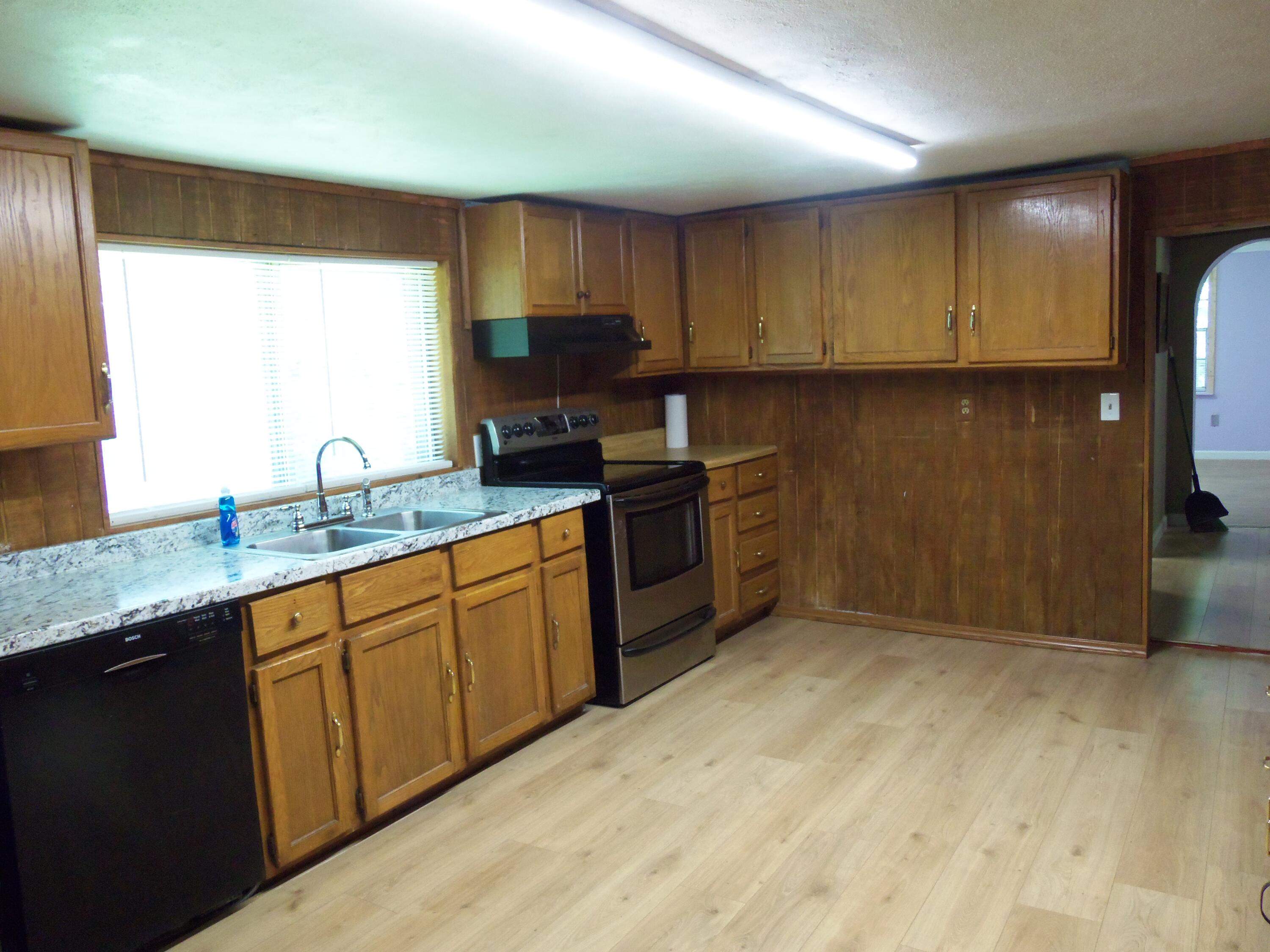 895 West Schmitt Road Rossville, GA 30741 - Photo 9 of 15 100_1014