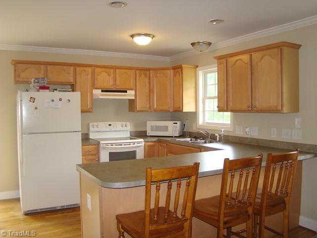 4419 Brown Oaks Road, Unit 2 Randleman, NC 27317 - Photo 5 of 16 Kitchen. Eat-at bar