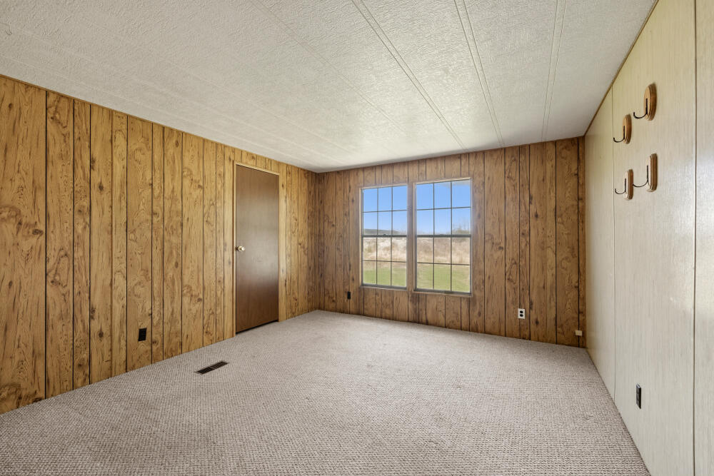 31410 Union Street Bonanza, OR 97623 - Photo 20 of 37 a view of an empty room with a window