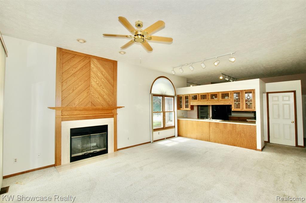 628 Summit Ridge Drive Milford, MI 48381 - Photo 5 of 44