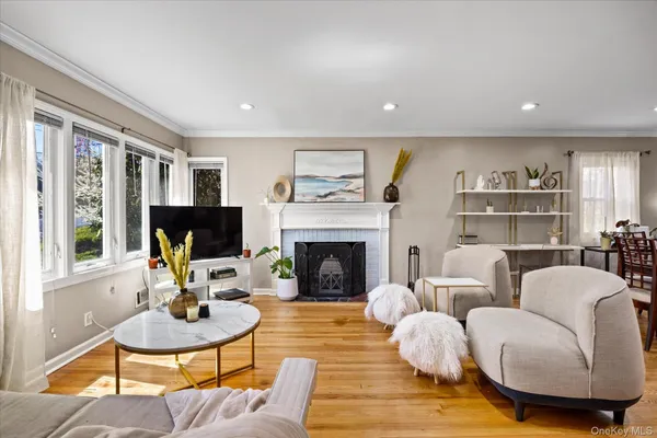 $849,900 | 15 Brookside Lane, Dobbs Ferry, NY 10522