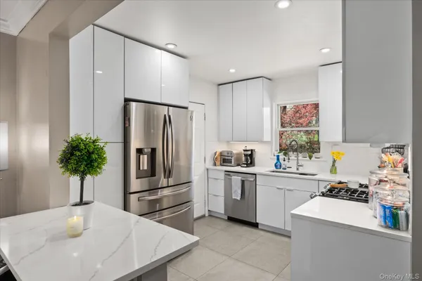 $849,900 | 15 Brookside Lane, Dobbs Ferry, NY 10522
