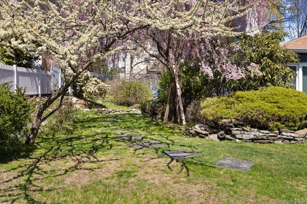 $849,900 | 15 Brookside Lane, Dobbs Ferry, NY 10522