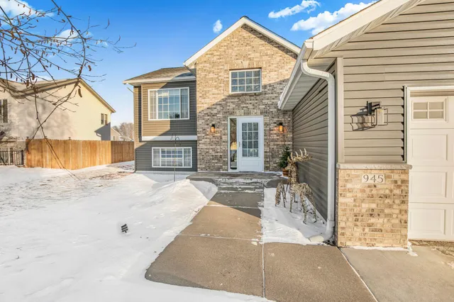 $325,000 | 945 Sundance Court, Sartell, MN 56377