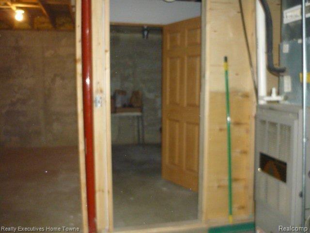 9570 Avoca Road Avoca, MI 48006 - Photo 31 of 35 P1220289.JPG