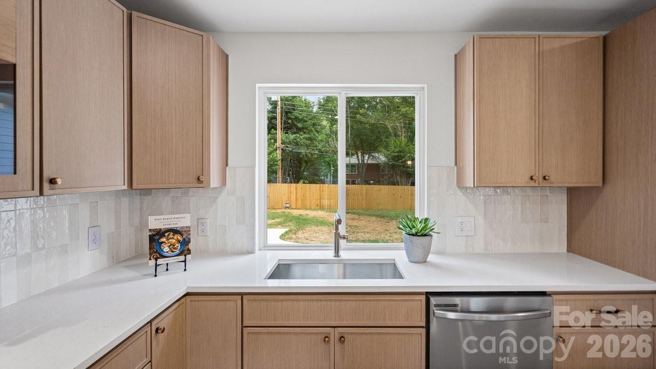 409 Scaleybark Road Charlotte, NC 28209 - Photo 16 of 39