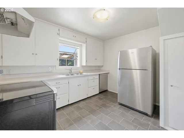 $335,000 | 1501 E Street, Springfield, OR 97477